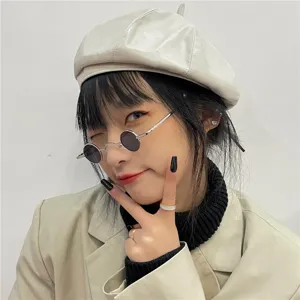 Vintage Mini Sonnenbrille für Damen und Herren, stilvolle kleine Retro Sonnenbrille.