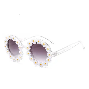 Cute floral daisy sunglasses for women, clear frame round sun glasses stylish street wear.