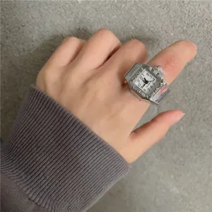 Silberner Edelstahl Quarzuhr Ring Punk Stil Mini Fingeruhr Mode Schmuck Accessoire neu