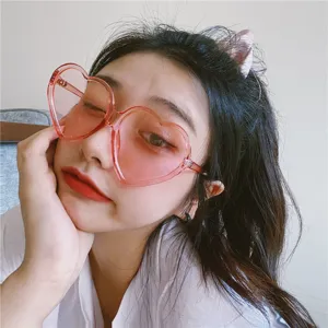 Rosa herzförmige Sonnenbrille für Damen oversized Retro transparenter Rahmen süß cute