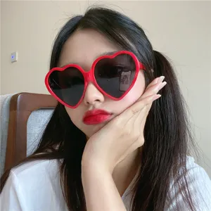 Retro rosa herzförmige Sonnenbrille für Damen, großer Rahmen süße Sonnenbrille Streetwear.