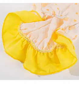 Zomer hondenenjurk dun ademend chiffon huisdierkleding met gele ruffle mouwen voor kleine puppy's.