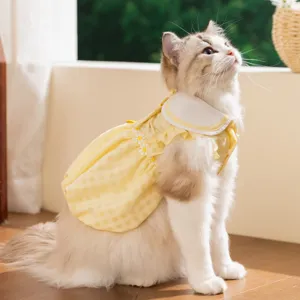 Jolie robe pour chat été fine respirante à carreaux jaunes vêtement animal col blanc broderie.