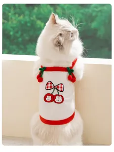 Zomer ademende huisdier kattenkleding schattige kersen bandjes vest detail weergave.