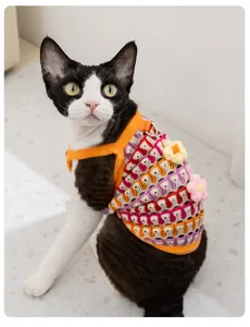 Carino gilet estivo all'uncinetto per gatti vestiti traspiranti per animali domestici.