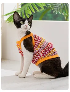 Abbigliamento per gatti in maglia traspirante con fiori, vestiti estivi leggeri per animali.