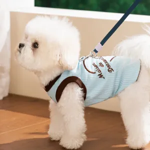 Schattig zomerhondenvest voor kleine honden katten, lichtblauwe huisdierhondenkleding met rand.