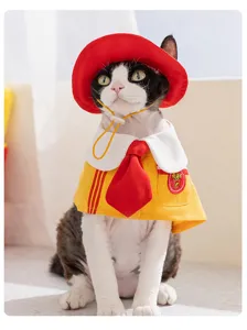 Divertido disfraz de capa para gato con sombrero rojo y corbata para fotos divertidas.