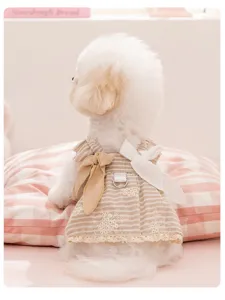 Grazioso vestito a righe per animali con fiocchi e ricami in pizzo, abiti estivi per cuccioli.