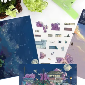 Detailansicht von 3D Sommernacht Szenen Aufklebern, mit Miniatur Bushaltestelle und Kirschblüten.