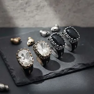 Boucles d'oreilles Vintage Gothiques en Laiton pour Femmes Clous en Strass Noirs Tige en Argent Sterling 925
