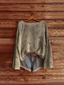 Women loose long sleeve floral knit sweater casual pullover top for autumn winter daily wear.
