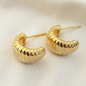 Boucles d'oreilles créoles épaisses dorées vintage, élégantes boucles géométriques.