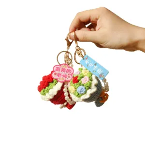 Handgefertigter Häkelblumenstrauß Schlüsselanhänger, schönes Geschenk für Lehrer.