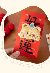 Niedlicher 3D Plüsch Cartoon roter Umschlag für das chinesische Neujahrsfest und Feste.