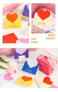 Kreative herzförmige Grußkarten für den Valentinstag, kleine DIY-Nachrichtenkarten und Geschenke.