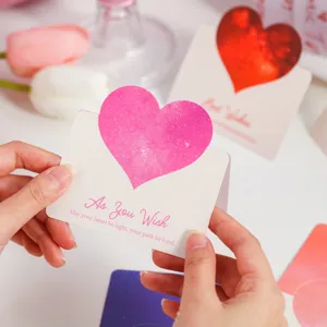 Valentinstag Klappkarte Grußkarte mit rosafarbenem Sternenhimmel Herz Design für romantische Botschaft