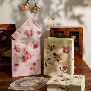Romantische Rosen Schmetterling Geschenktüte Weißer Karton Tragetasche Retro Stil Geschenk Verpackungstasche Für Valentinstag Party Aufbewahrung