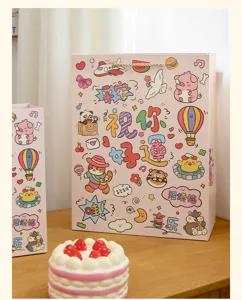 Niedliche rosa Geschenktüte mit süßen Cartoon-Mustern, ideal für Partys und Snackaufbewahrung.