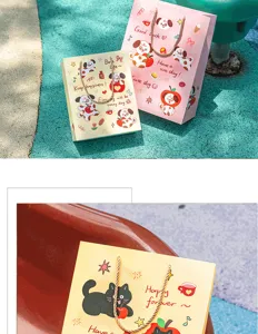 Niedliche Cartoon Hunde Katzen Apfel Geschenktüte Detail, rosa beige Papiertüte mit Kordel.