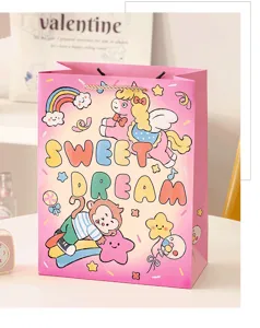 Süße Cartoon Tier Geschenktüte Detailansicht mit süßem Traum Druck und Einhorn für Geburtstage.