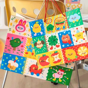 Bolsa de Papel de Regalo de Dibujos Animados Lindos Bolsa de Mano de Estilo Dibujado a Mano de Color Bolsa de Cartón Blanco Resistente Para Regalo