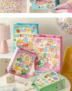 Niedliche Cartoon-Tier Geschenktüte mit süßen Motiven, ideal für Geburtstagsfeiern.