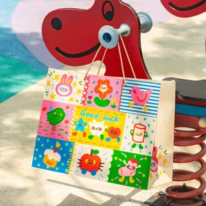 Bonita bolsa de regalo de papel con diseño doodle colorido para fiestas y cajas de zapatos.