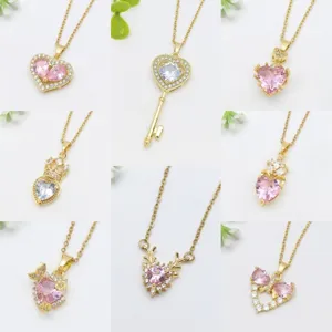 Squisito Collana con Pendente a Cuore in Acciaio Inossidabile Rame Zirconia Per Donna Elegante Accessorio di Gioielleria di Moda Geometrica Placcato Oro