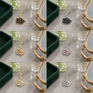 Collana con Pendente a Cigno in Acciaio Inossidabile di Lusso Leggero Catena per Clavicola con Cigno e Zirconia Moda Gioielli Donna