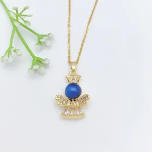 Graziosa collana con ciondolo angelo dorato, pietra dell'umore blu e zirconi scintillanti per donne.