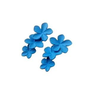 Orecchini lunghi a grandi fiori blu da donna, stile dolce e alla moda per ogni occasione.