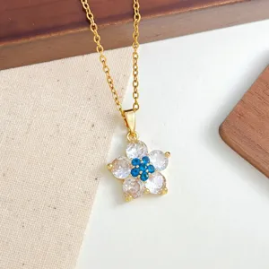 Elegante collana in acciaio inossidabile dorato con ciondolo a forma di fiore luminoso.