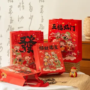 Rote chinesische Neujahrsgeschenktüten Set festliche Verpackung für Feiertagsgeschenke.