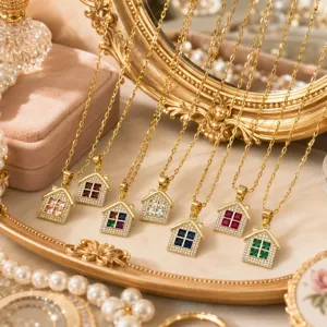 Collana con Ciondolo a Casa in Rame di Lusso alla Moda per Donna Placcata in Oro con Zirconia Catena a Clavicola Gioielli