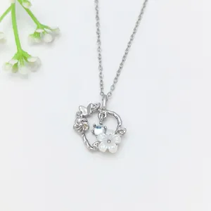 Collana con ciondolo farfalla fiore colore argento catena clavicola stile dolce per donne uso quotidiano