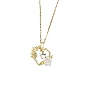 Graziosa collana con ciondolo floreale da donna, delicata catena d'oro con gioiello in zircone.