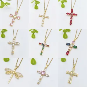 Collana con Croce in Acciaio Inossidabile Placcato Oro Zirconia Ciondolo Libellula Accessorio per Donna Gioielli di Moda