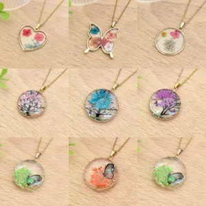 Collana con Ciondolo in Resina con Fiori Secchi in Acciaio Inossidabile Catena Clavicola Vintage Gioielli Botanici Farfalla per Donna