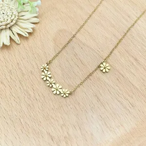 Gold stainless steel daisy flower pendant detail necklace, delicate fashion clavicle chain jewelry.
