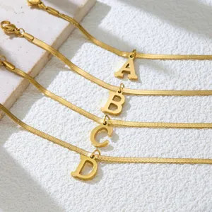 Goldene Edelstahl Buchstaben Anhänger Schlangenkette Halskette Modeschmuck Stück.