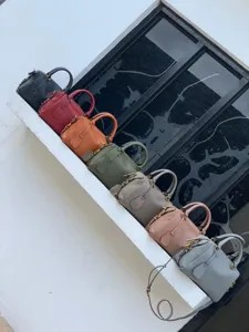 Sac à main Boston pour femme en cuir véritable élégant sac bandoulière de grande capacité.