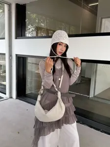 Stylish white leather hobo shoulder bag with chain strap, trendy crescent underarm purse for women.