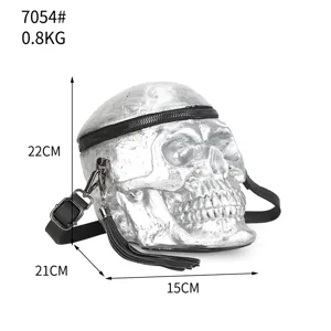 Punk Stil silberne Totenkopf Umhängetasche mit Quaste, coole Gothic Umhängetasche Alltag.