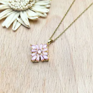 Elegante Halskette mit rosafarbenem Zirkonblumen-Anhänger und Kette für Damen und Mädchen.