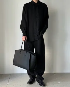 Black leather tote bag large capacity minimalist shoulder bag for women daily commuting style