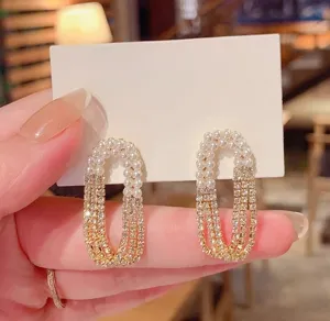 Elegante Perlen und Strass Quaste Ohrringe, zartes U-förmiges Design für den Alltag.