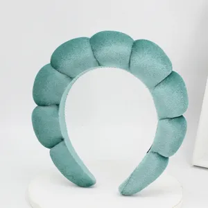 Green velvet padded headband, thick sponge cloud hair hoop for daily makeup and face washing.