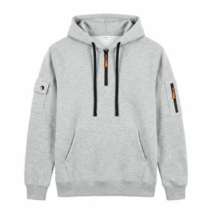 Herren lässiger grauer Taktik Hoodie mit halbem Reißverschluss, Kordelzug und praktischen Ärmeltaschen.