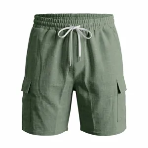Pantalones cortos cargo casuales para hombre con cintura elástica y bolsillos laterales.